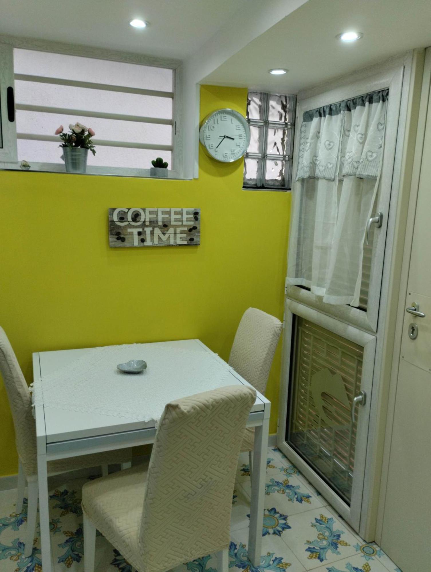 La Stanza Di Penelope Apartment Napoli Bagian luar foto